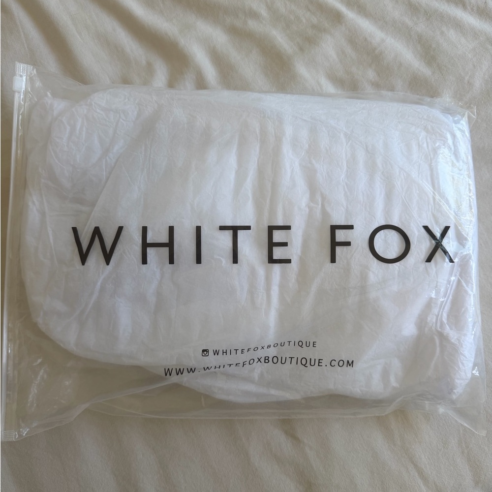 White Fox Boutique Forgiven Aura Shell Mini Skirt in White NEW WITH TAGS - Picture 4 of 4